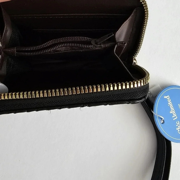 Woven Pattern Wristlet Change Purse - Picture 4 of 4